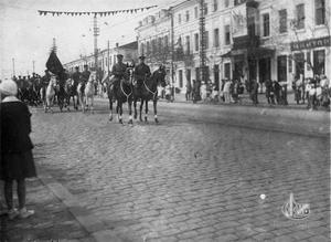 Сивашская дивизия на параде в Николаеве. Ул.Советская 01.05.1934