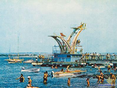 Вышка для прыжков в воду. Николаевский яхтклуб. 70е годы ХХ столетия.