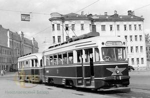 1948 год. Опытный поезд КТМ-1_КТП-1 (0002-1002) на Пушкинской площади в Москве.