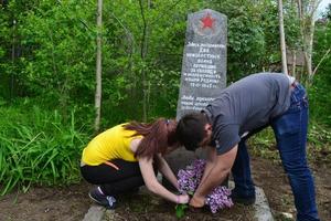 Восстановление учащимися Юридического лицея могил неизвестных солдат