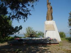 Воинский мемориал в селе Лупарево