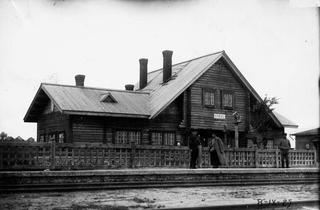 Общий вид вокзала на станции Керженец. Сентябрь 1925 года (ГАрхАДНО)