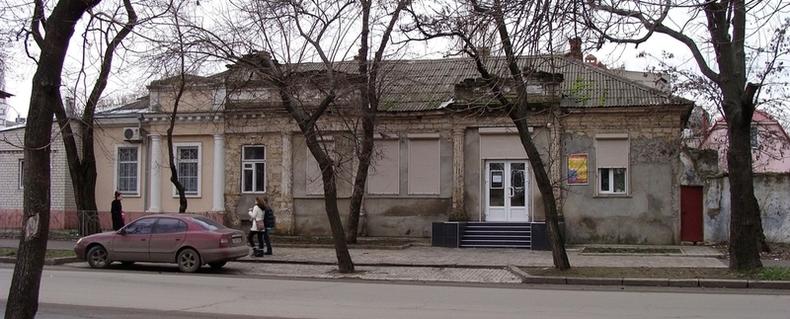 Дом по ул. Наваринская, 25. Фото 2010 года.