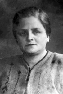 Мама Изабеллы - Шкловер Елизавета Александровна, учитель русского языка и литературы. Начало 50-х.