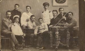 Выпускники Реального училища 1905 г. Яната пятый слева.